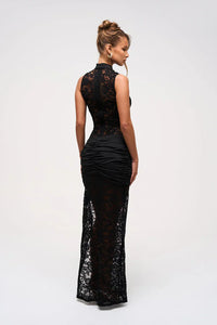 Mira – robe féminine en dentelle avec fente