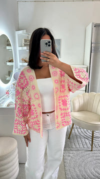 Cardigan au crochet avec fermeture à lacets