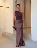 Robe maxi élégante à une épaule