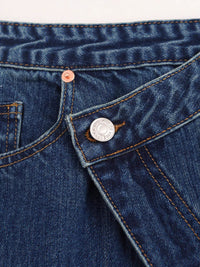 Jean large à coupe oblique
