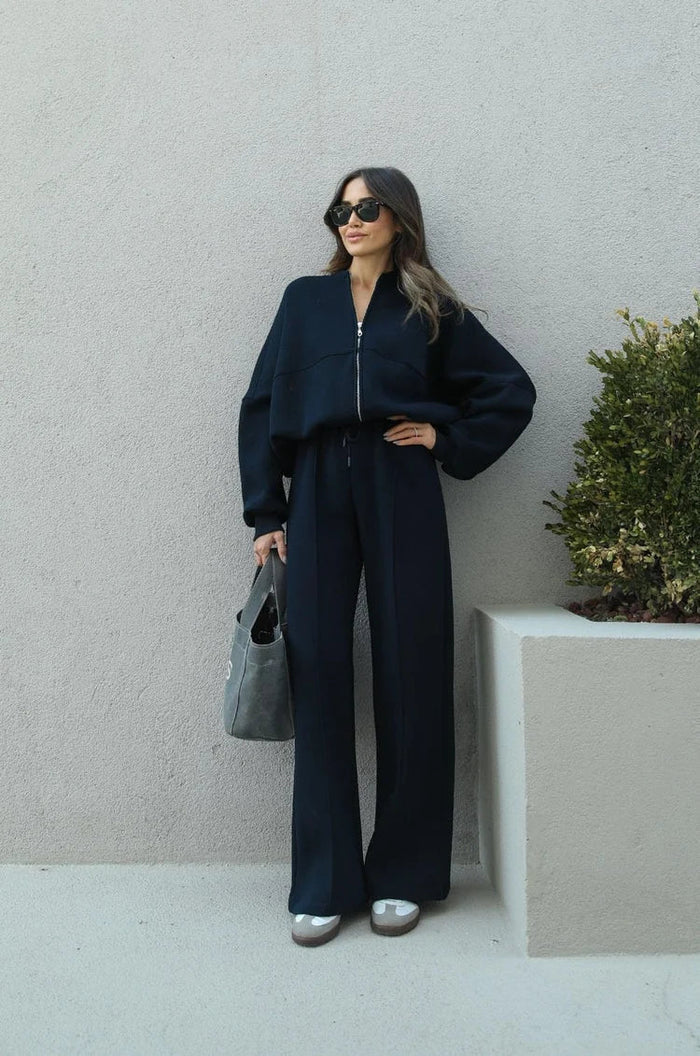 Straight Fit Essential